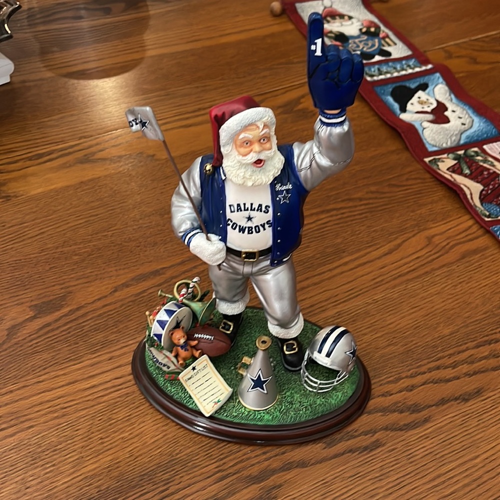 Vintage Dallas Cowboy Santa Collector Figurine, MINT COND!